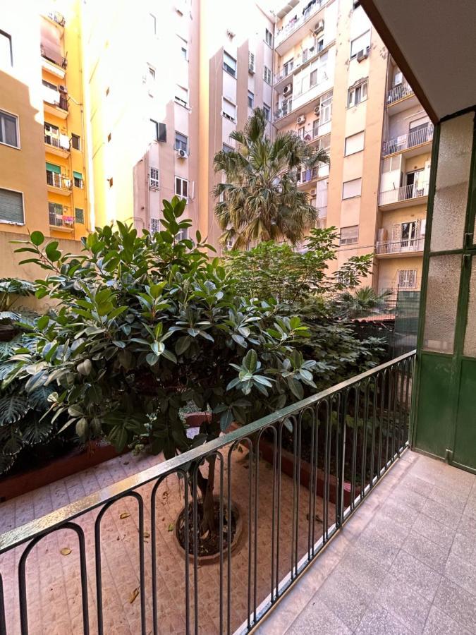 Vomero Suite And Deluxe Room B&B Napoli Exterior foto